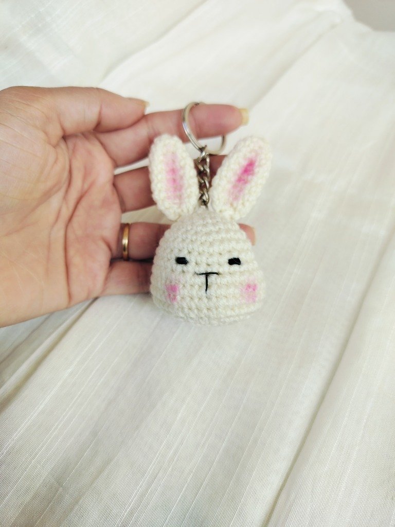 Keychain Bunny White.jpg